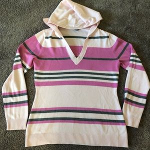 Lightweight hooded sweater